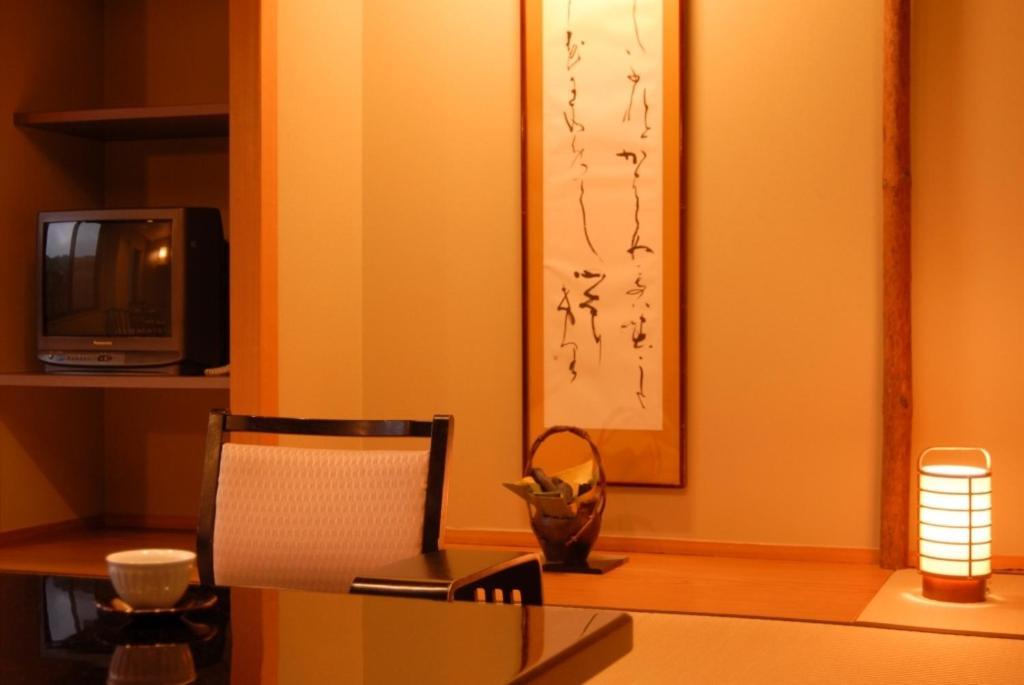 Marukyu Ryokan Izu  Rum bild